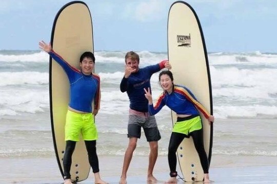 Intermediate Surfing Lesson at Surfers Paradise